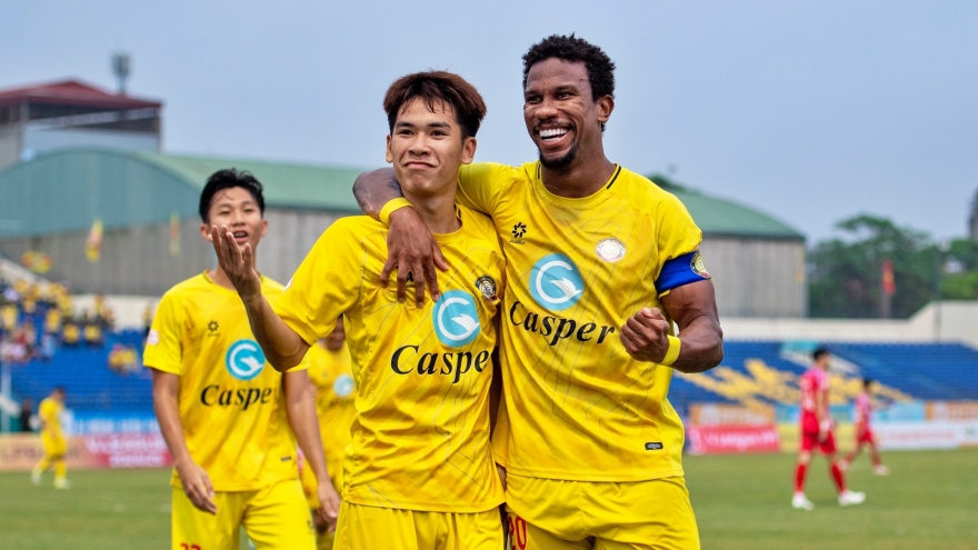 Vì sao HLV Kim Sang Sik loại cầu thủ xuất trẻ sắc nhất V-League 24/25?