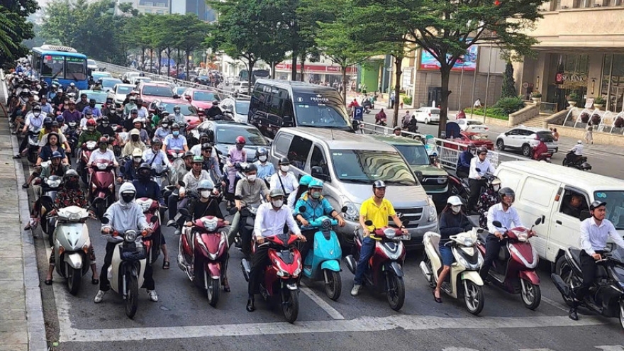 Petrol vehicle market stalls as consumer sentiment wavers