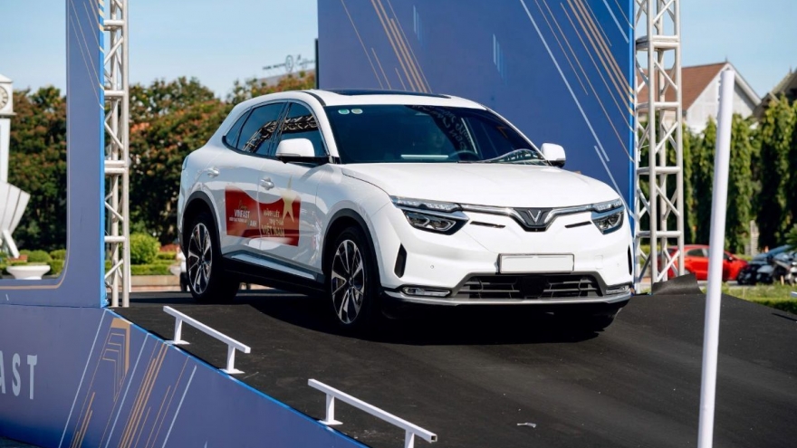 Chủ xe VF8: “Chưa bao giờ thấy mua ô tô lại hời đến thế”