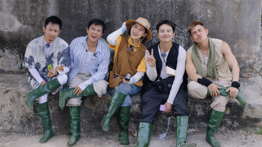 Gia đình Haha: Bùi Công Nam "mở concert" giữa ruộng ở Quảng Ngãi