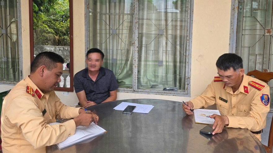 Xử lý tài xế “xe biển xanh” vượt ẩu trên đường cao tốc