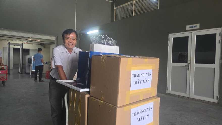 Thiếu trụ sở sau sáp nhập, nhiều công chức Bình Dương cũ chưa thể về TP.HCM làm việc