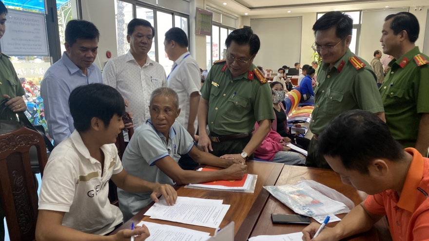 Cán bộ xã "vừa làm vừa học hỏi" để thích nghi nhiệm vụ mới