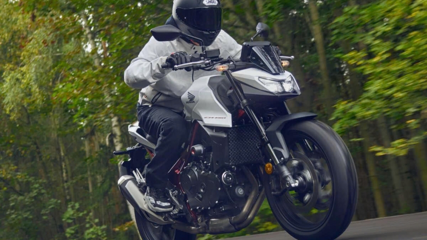 Honda CB750 Hornet 2025 ra mắt tại Malaysia, giá từ 307 triệu đồng