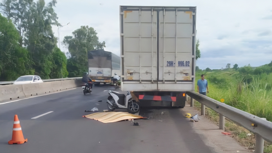 Ba bà cháu tại Đắk Lắk tử vong sau va chạm với ô tô tải