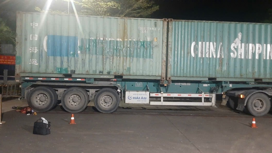 Làm rõ vụ container cán người đi bộ trong khu công nghiệp tử vong