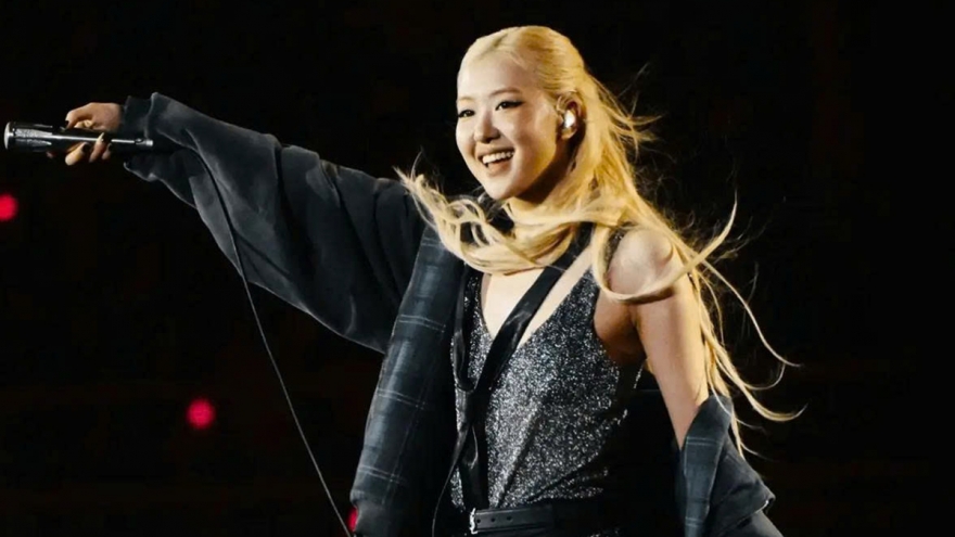 Rosé (Blackpink) bị quấy rối khiến người hâm mộ phẫn nộ