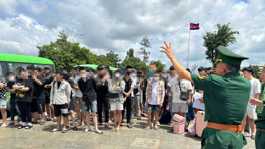 Tiếp nhận 85 công dân Việt Nam liên quan hoạt động lừa đảo từ Campuchia