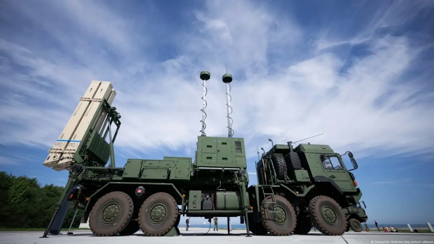 Sát thủ phòng không châu Âu có thay thế được lá chắn thép Patriot cho Ukraine?