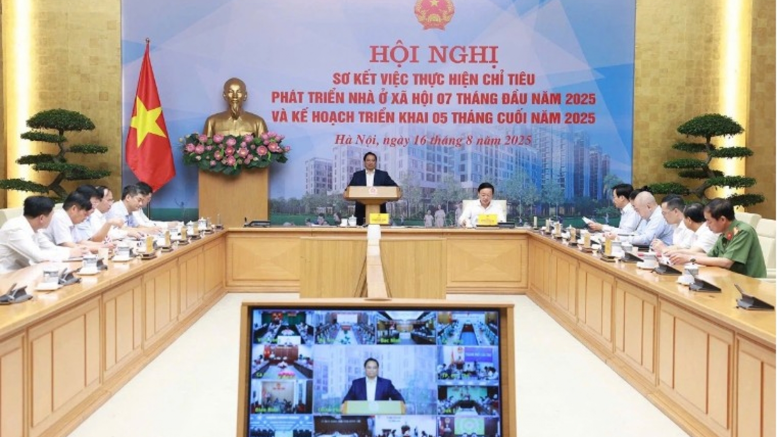 PM urges greater efforts to complete 100,000 social housing units in 2025