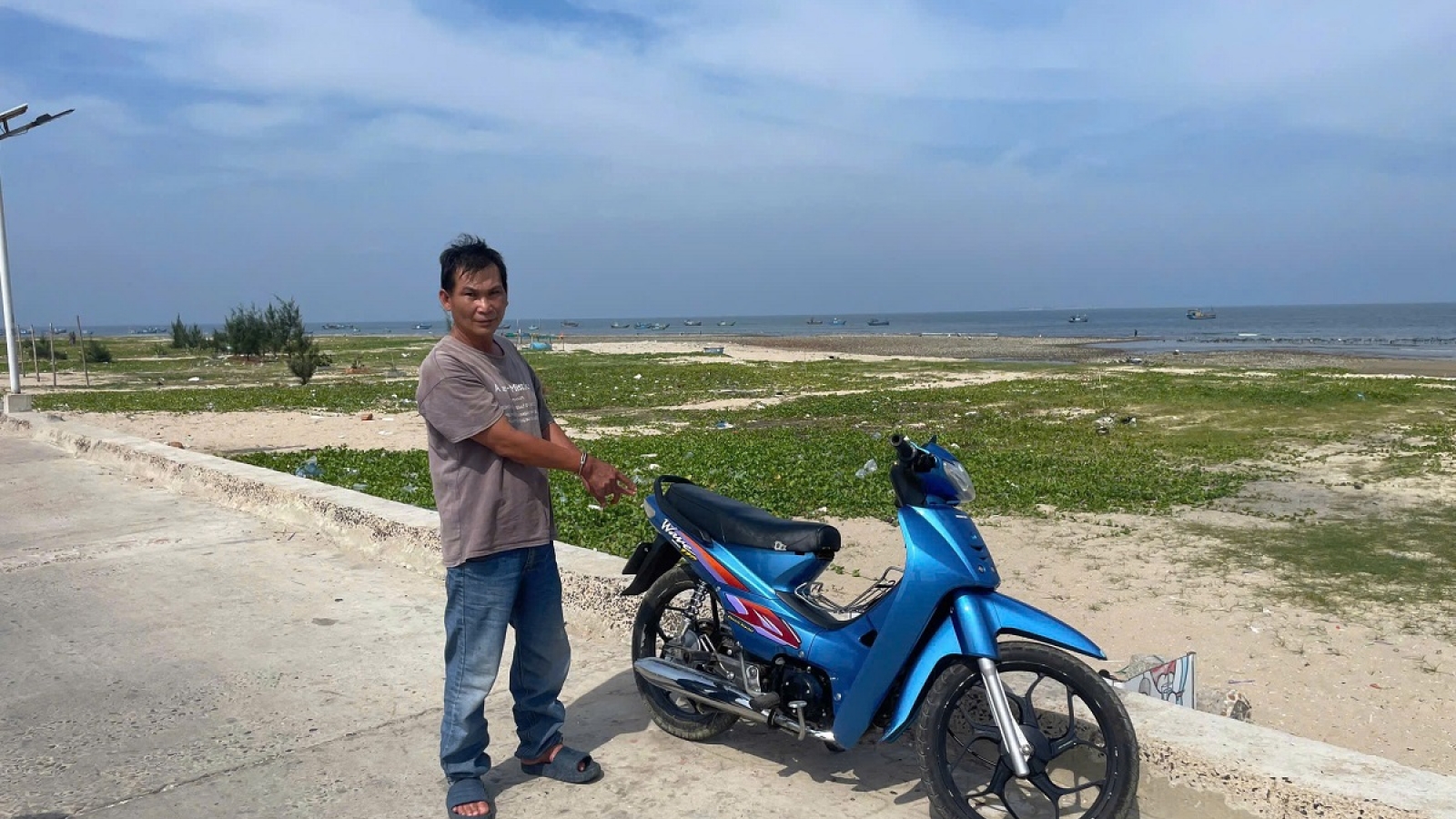 Trộm xe máy rồi điện cho chủ xe đưa tiền chuộc
