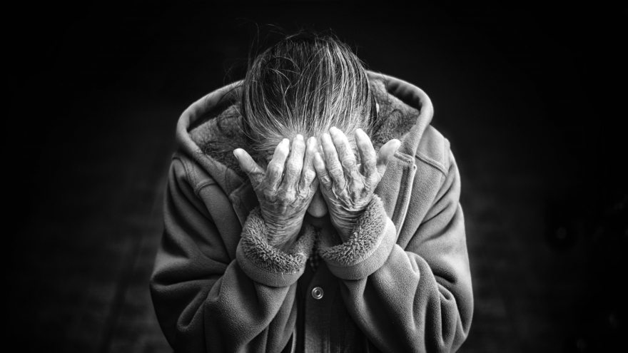 Vớ phải người chồng ngoại tình kinh niên, giờ lại thêm "bệnh đánh vợ"