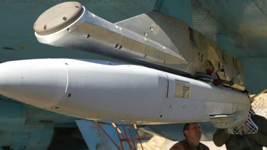 Su-27 Ukraine lần đầu tung mồi nhử MALD phá lưới phòng không Nga