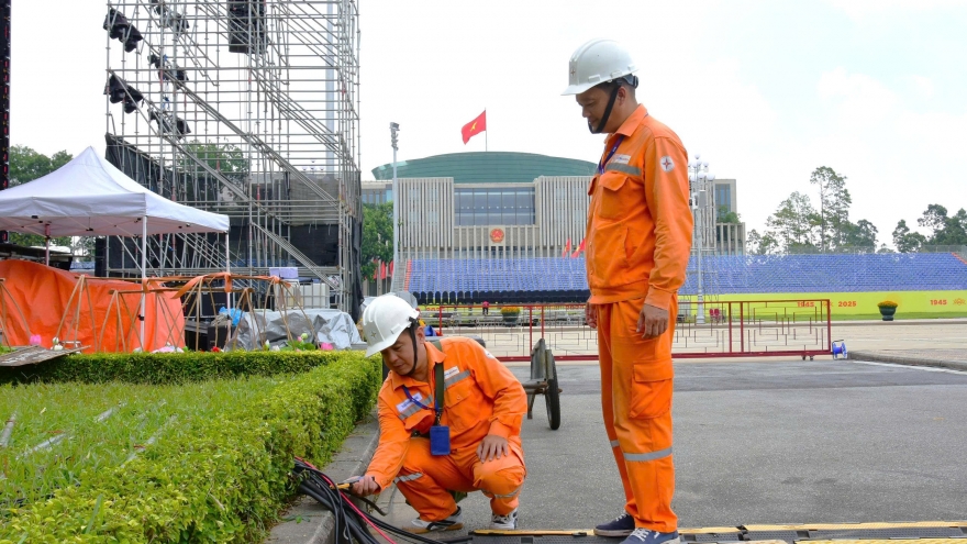 Quyết tâm đảm bảo dòng điện để Thủ đô luôn rực sáng dịp Đại lễ Quốc khánh 2/9