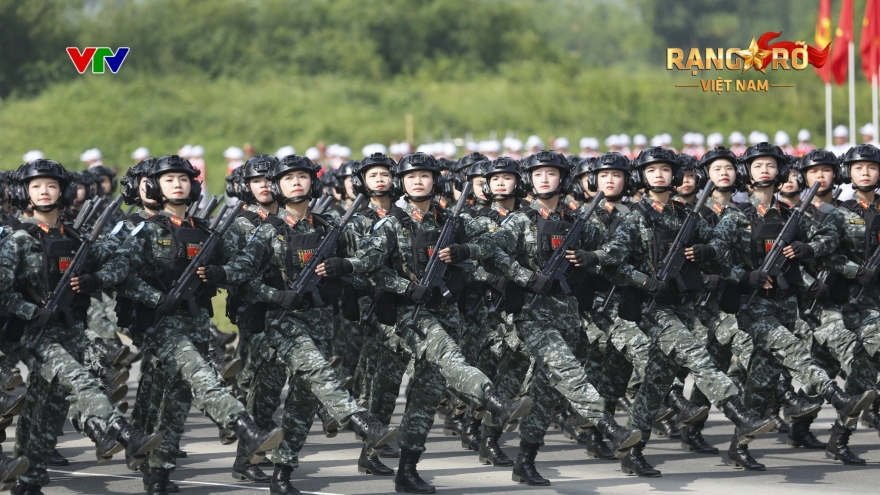 Rạp chiếu phim chiếu miễn phí cho khán giả xem lễ diễu binh, diễu hành