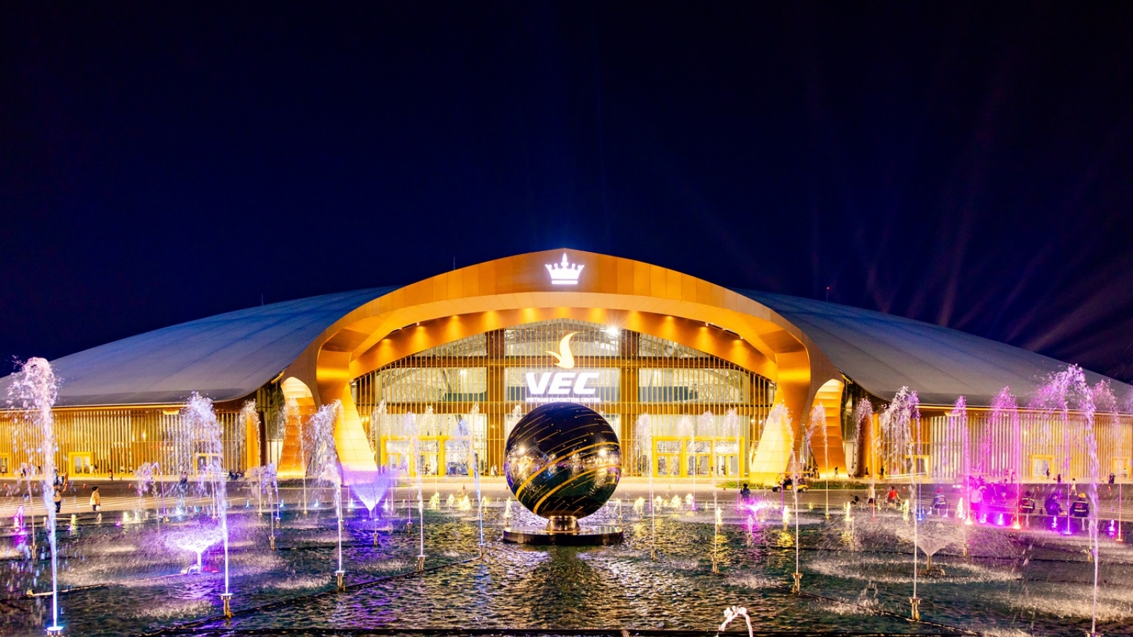 8Wonder 2025: Âm nhạc đẳng cấp, check-in công trình khát vọng Việt Nam