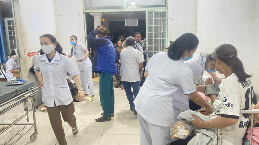 Làm rõ vụ 131 người bị ngộ độc thực phẩm sau tiệc tân gia ở Gia Lai