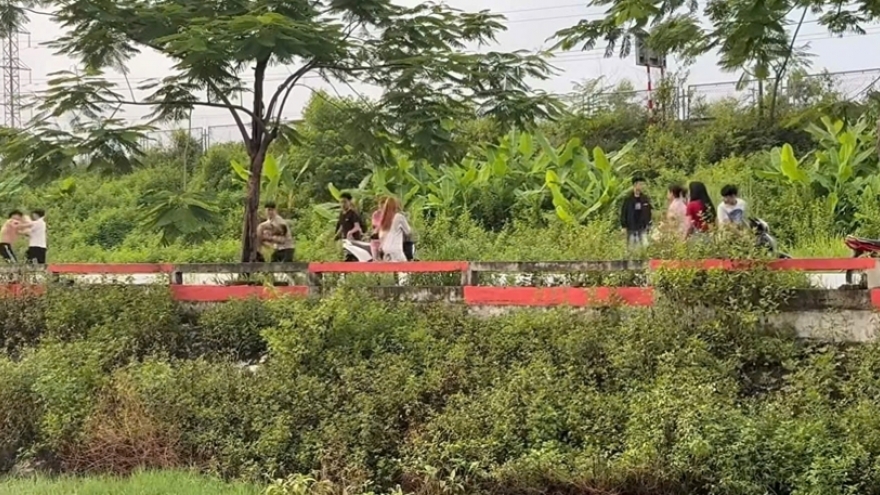 Đi xe lạng lách hành hung người đi đường, 9 đối tượng ở Bắc Ninh bị khởi tố