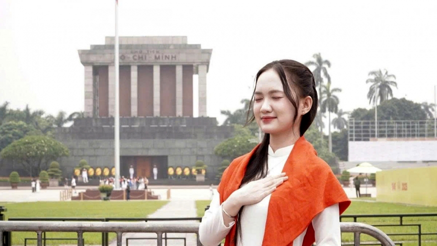 Historic Ba Dinh Square bustles ahead of 80th National Day celebration