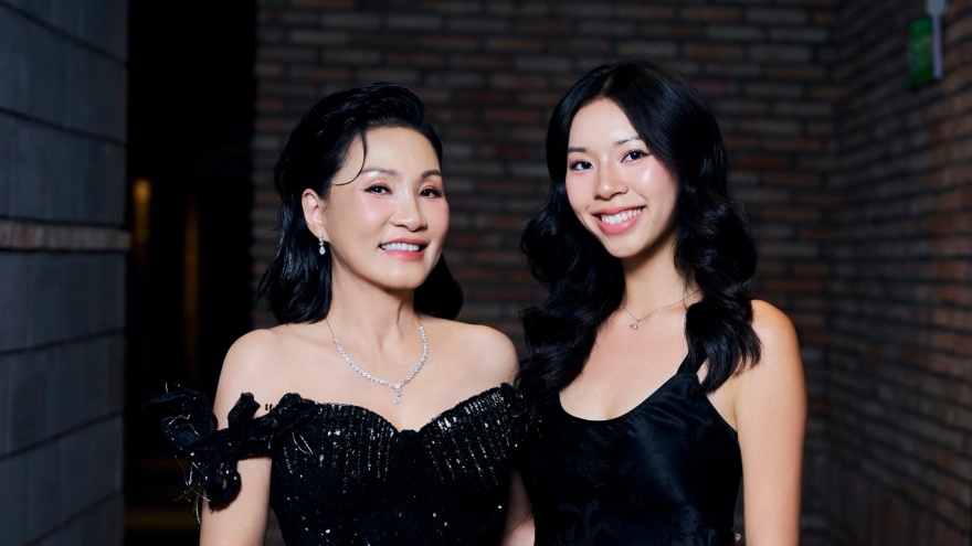 Hồng Đào hối hận vì 18 năm chưa từng đón Giáng sinh cùng con