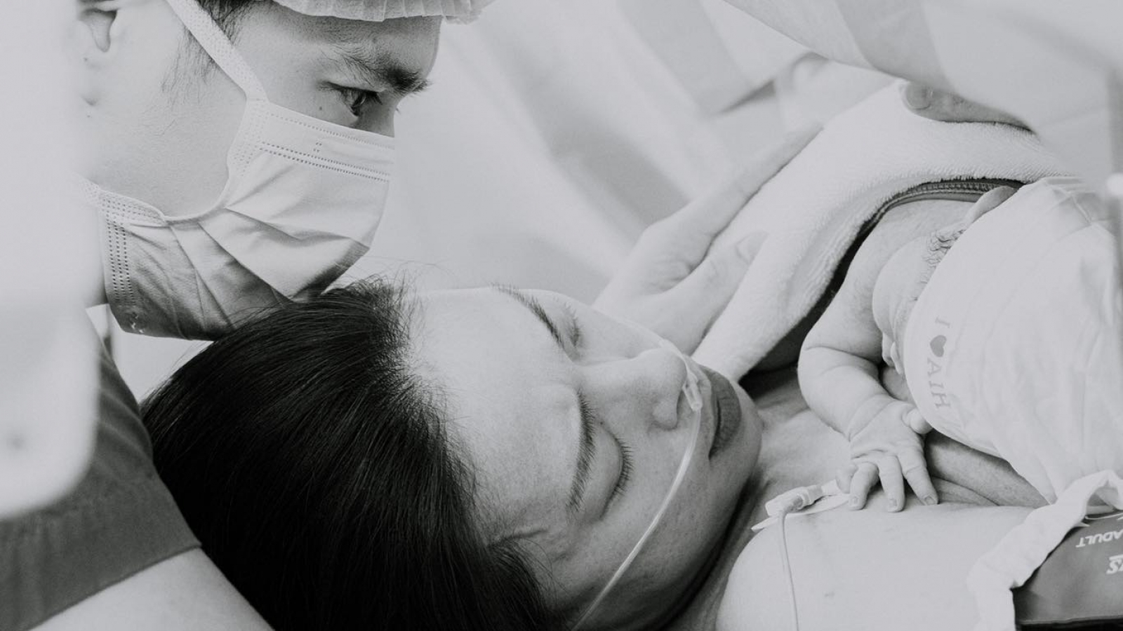 Ngô Thanh Vân sinh con gái đầu lòng