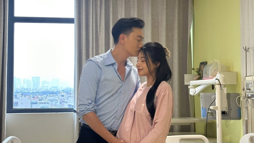 Diễn viên Trọng Lân đón con trai đầu lòng