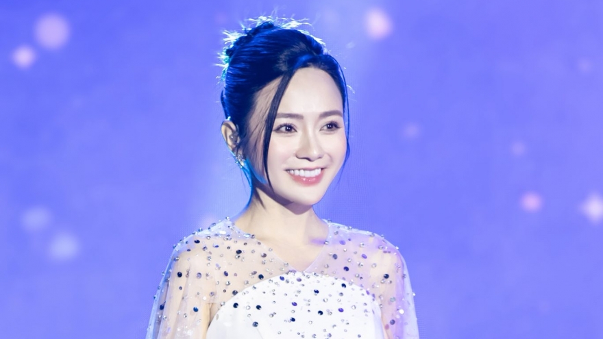 Học trò Mỹ Tâm bỏ ca hát, trở thành MC song ngữ dẫn loạt sự kiện quốc tế