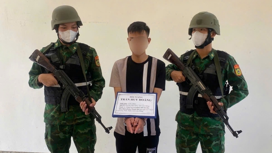 Bắt đối tượng tàng trữ ma túy tổng hợp ở vùng biển Lâm Đồng