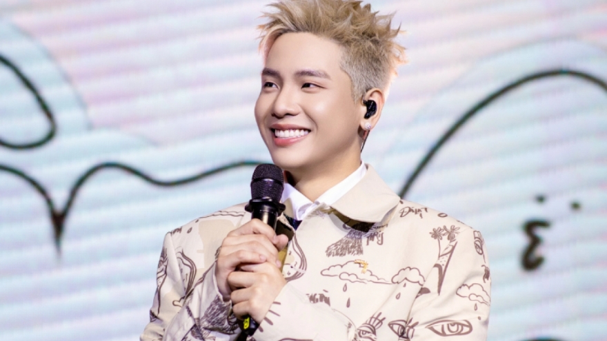 "Anh trai say hi" Quân A.P lột xác ở tuổi 27