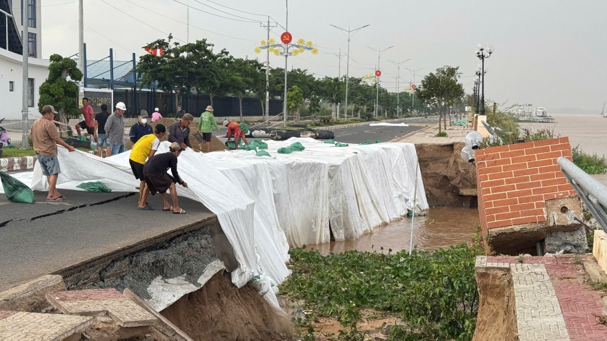 Công bố tình huống khẩn cấp sạt lở khu vực kè xã Thường Phước, Đồng Tháp