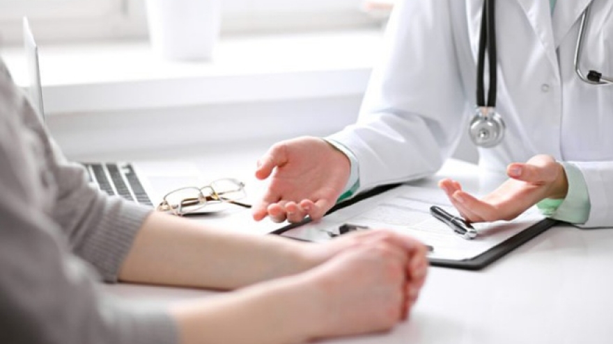 Ra dịch nâu ngoài chu kỳ kinh nguyệt là dấu hiệu của bệnh gì?