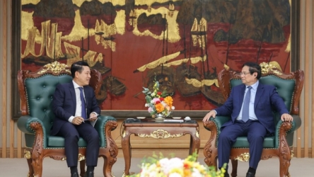 Vietnam, Laos boost strategic cooperation through SOE reform experience