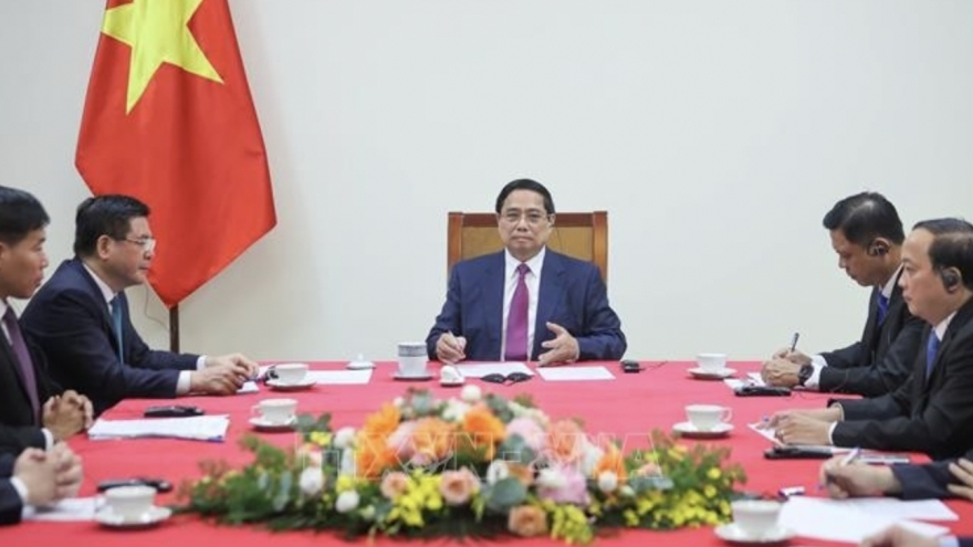 Vietnamese Prime Minister holds phone talks with Cambodian counterpart