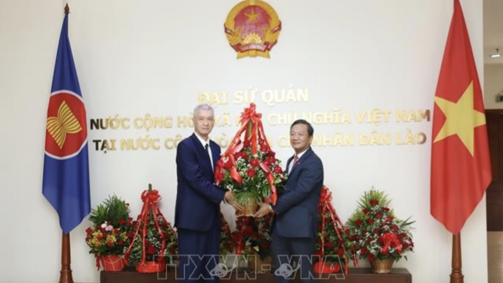 Laos congratulates Vietnam on 80-year achievements