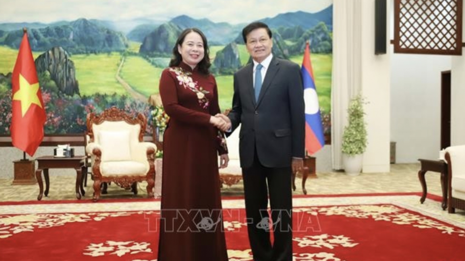 Vietnam, Laos continue to tighten special relationship, comprehensive cooperation
