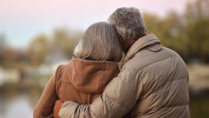 Tại sao năm nay tôi 70 tuổi rồi mà sinh lý vẫn đòi hỏi lắm thế?