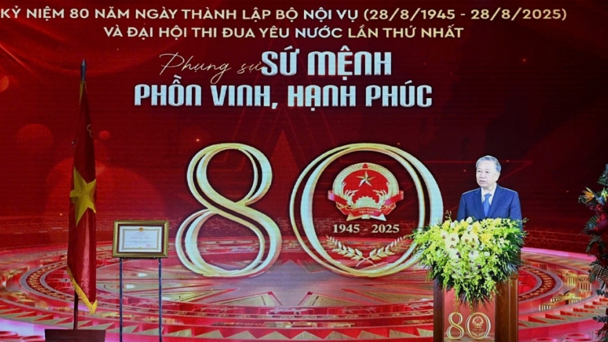 Tổng Bí thư: Cần có chính sách đãi ngộ vượt trội để thu hút, giữ chân người tài