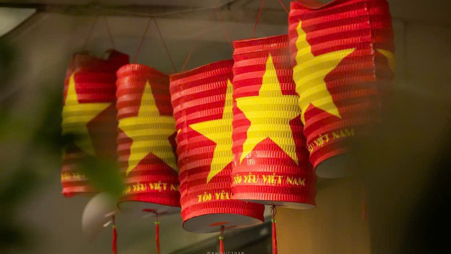 Tặng quà người dân dịp Quốc khánh: Khơi dậy tình dân tộc, nghĩa đồng bào