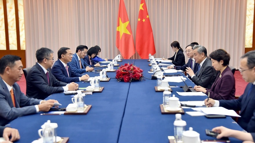 Phó Thủ tướng Bùi Thanh Sơn hội đàm với Bộ trưởng Ngoại giao Trung Quốc