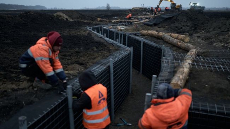 Ukraine gấp rút dựng “bức tường thép” ngăn đòn tấn công mùa hè của Nga