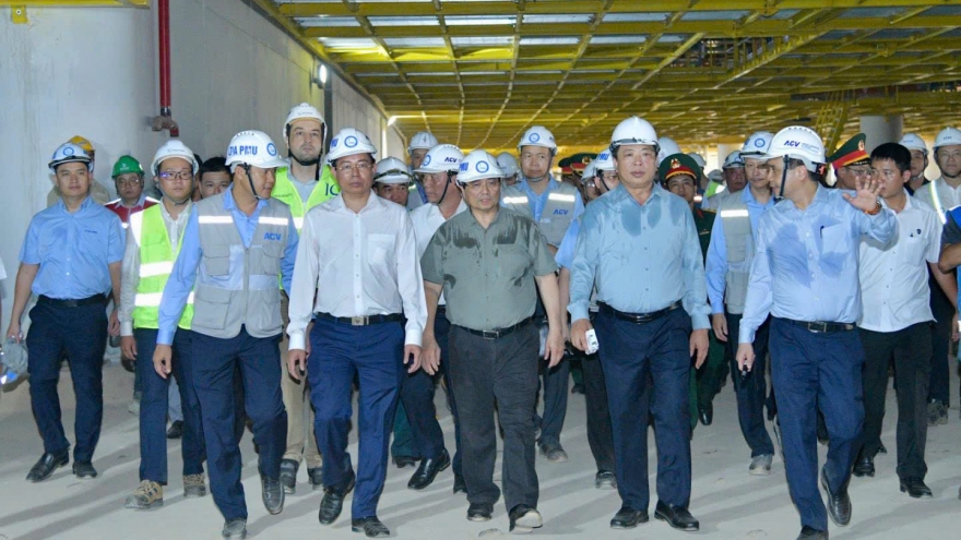 Thủ tướng kiểm tra sân bay Long Thành, chỉ đạo hoàn thiện để vận hành từ 19/12