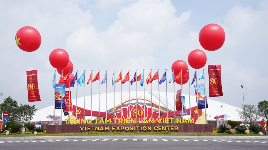 Vingroup ghi dấu ấn kiến tạo tại Triển lãm thành tựu đất nước 80 năm