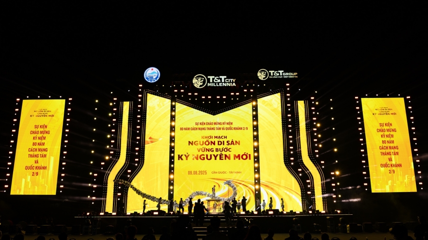 Thành phố Thiên niên kỷ T&T City Millennia bừng sáng trước đại nhạc hội