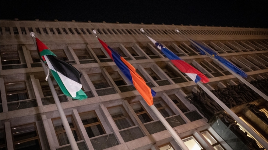 Quốc gia châu Âu đầu tiên cấm buôn bán vũ khí với Israel