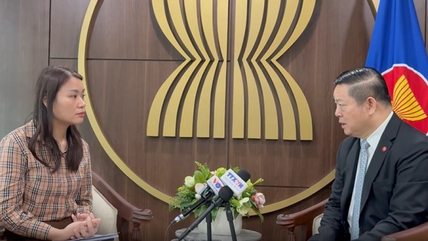 ASEAN vững vàng trước các cơn gió ngược