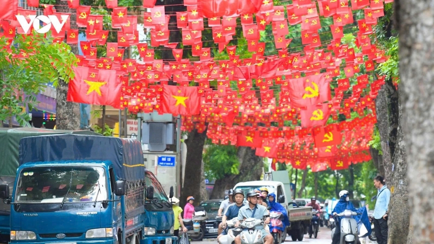Hanoi sparkles with flags and decorations ahead of National Day celebrations