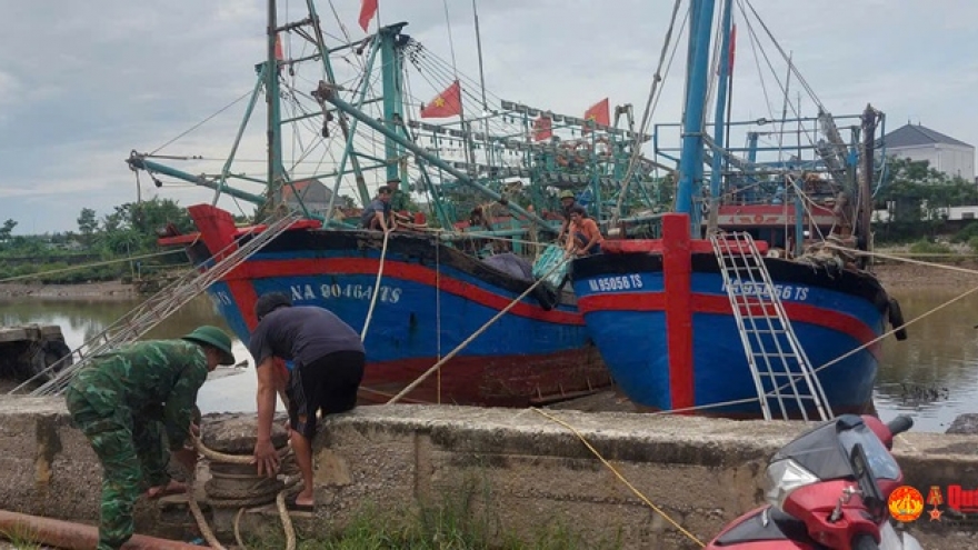 Thủ tướng lập Ban Chỉ đạo tiền phương, chủ trì cuộc họp ứng phó bão số 5 tại Nghệ An