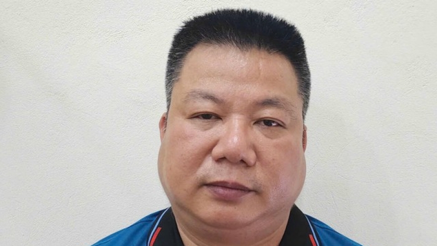 Khởi tố tài xế rút chìa khoá xe khách, khiến hàng chục người kẹt trên đường