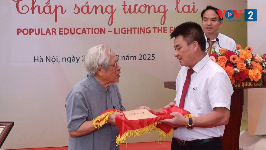 Trưng bày 160 tài liệu hiện vật kể chuyện Bình dân học vụ