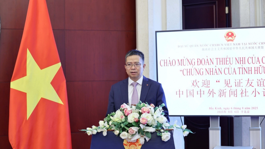 Chinese children explore Vietnam at Beijing exchange